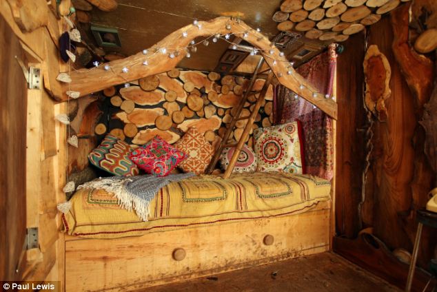 Image on Glowing Embers - UK Fireplaces and Stoves - Hobbit Hole 3