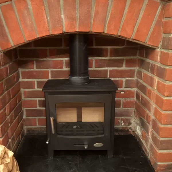 Image on Glowing Embers - UK Fireplaces and Stoves - installation mansfield Q133